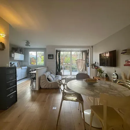 Familial Avec Grande Terrasse Apartment